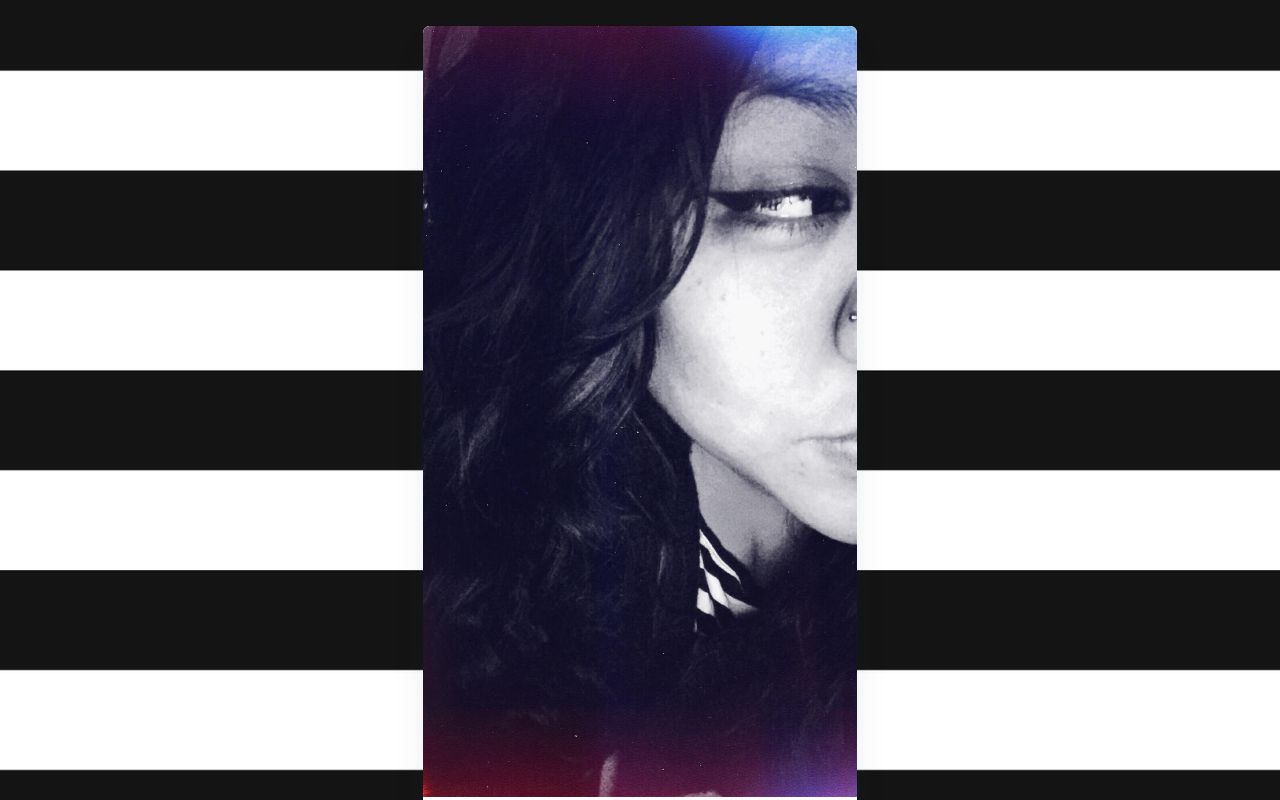 Carrd profile picture for @girlfriend